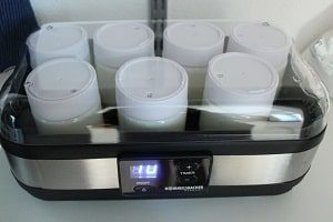 ... Deckel drauf - ca. 10 Stunden reifen lassen 10 Stunden in der Joghurtmaschine reifen lassen für selbstgemachen Joghurt