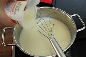 ...Joghurt zum Impfen dazugeben Mit dem Joghurt impfen - zum selber machen mit Maschine