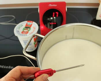 Joghurt mit Maschine zubereiten Rommelsbacher Joghurt Bereiter Test - Testsieger - Made in Germany - Gläser mit Datumsanzeige - Abschaltautomatik - 18 Stunden Timer
