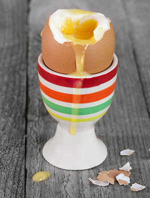 Eier Kocharten: weichgekochtes Ei mit flüssigem Dotter - 4 Minuten